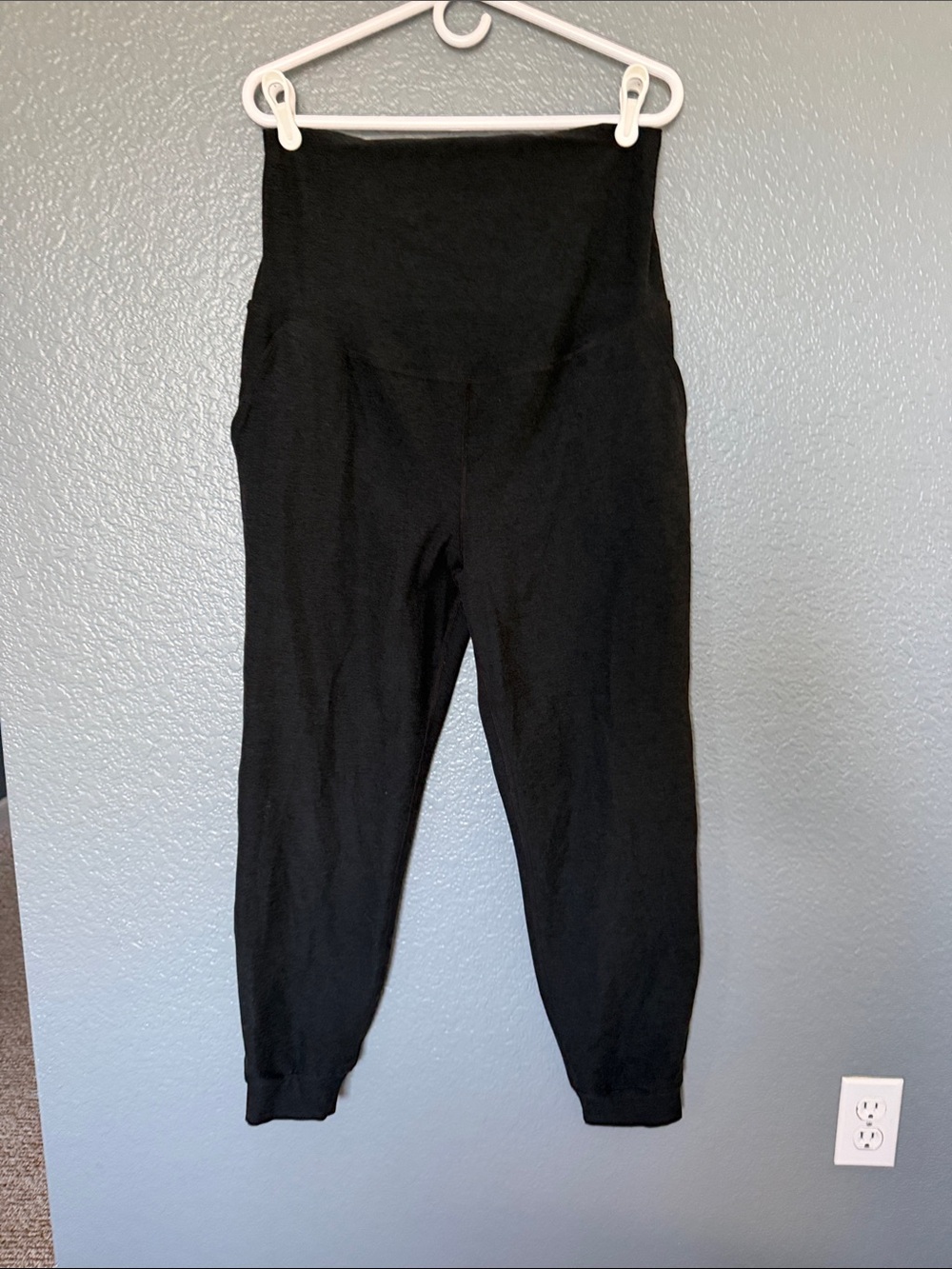 Beyond the bump Black space-dye Women’s Jogger Pants szlarge with pockets - Picture 3 of 12